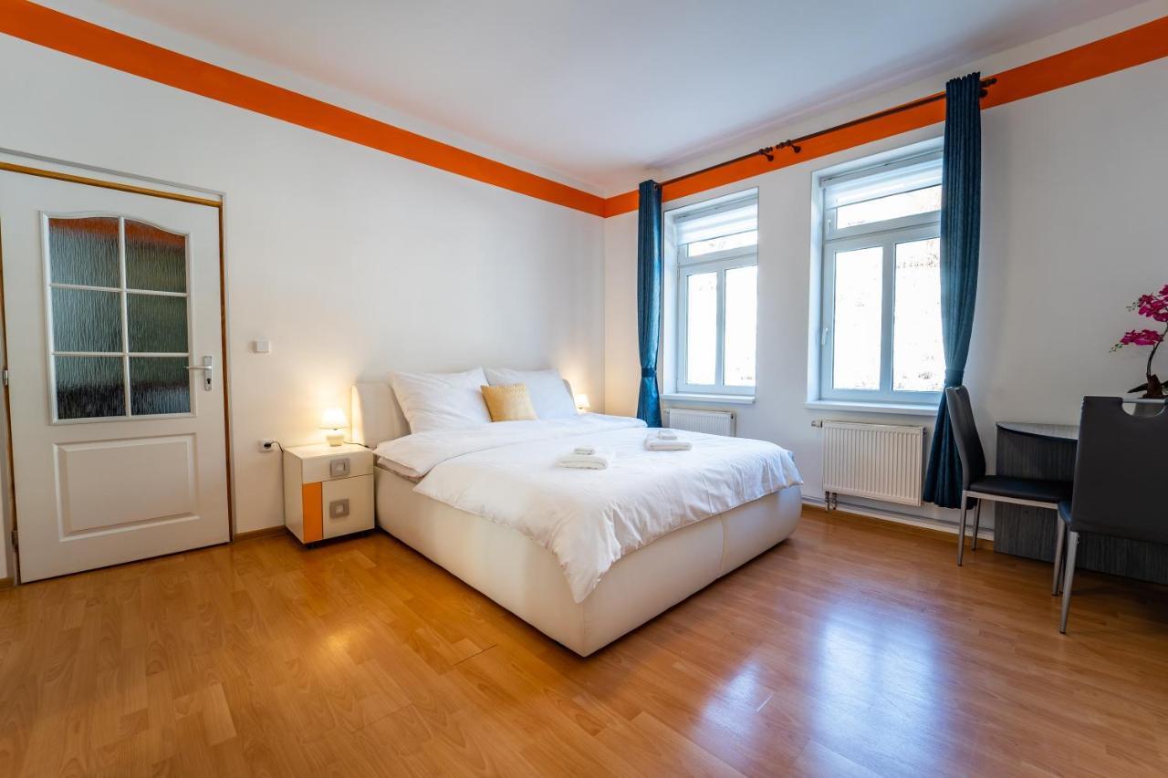 Lukas Apartments 야히모프 외부 사진