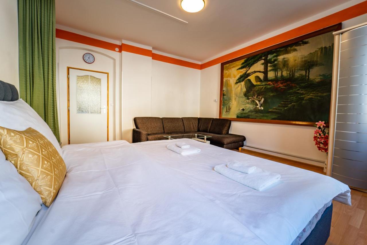 Lukas Apartments 야히모프 외부 사진