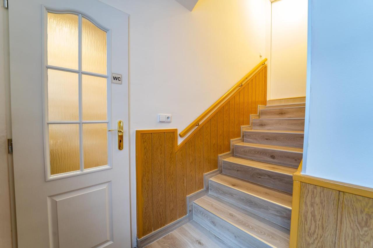 Lukas Apartments 야히모프 외부 사진