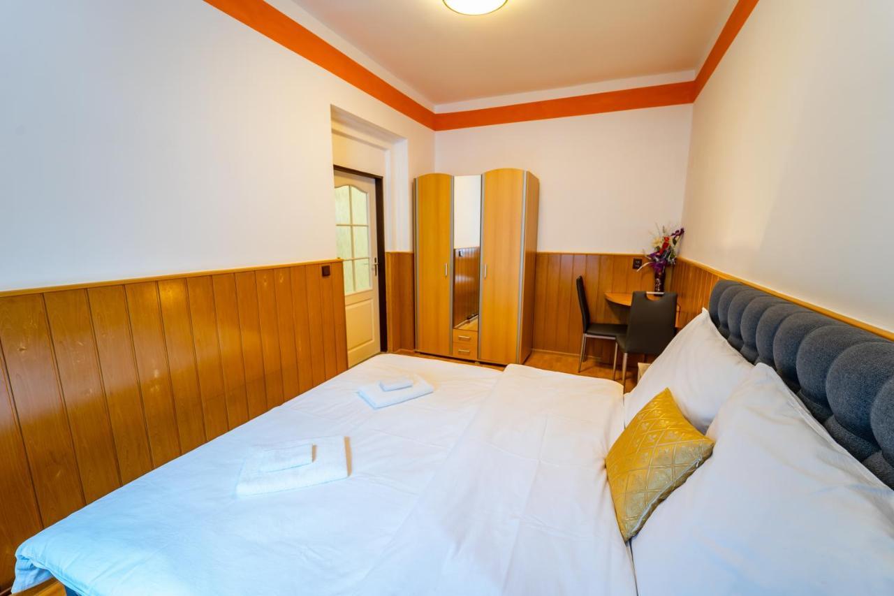 Lukas Apartments 야히모프 외부 사진