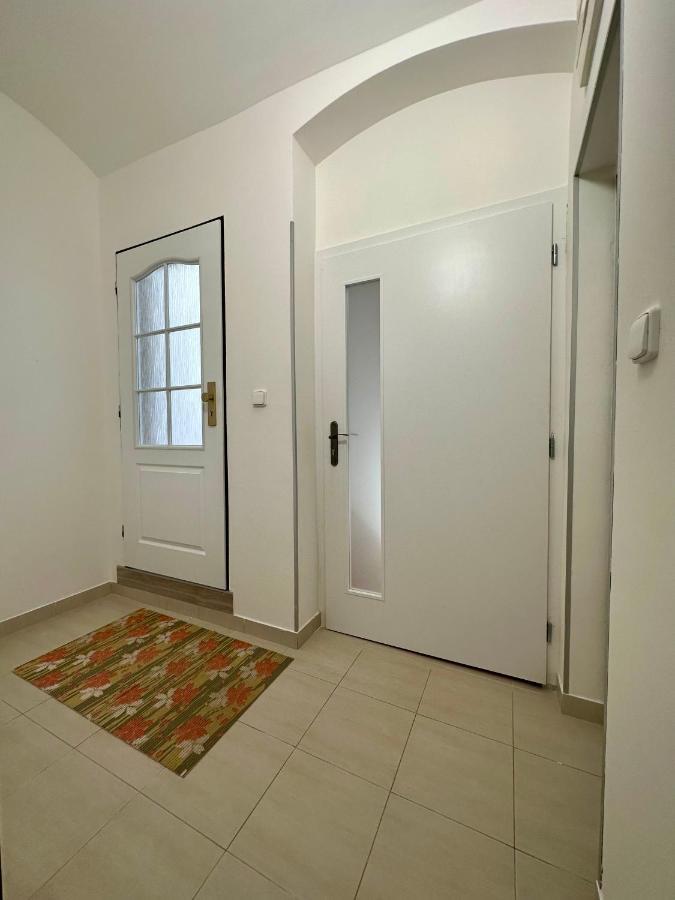 Lukas Apartments 야히모프 외부 사진